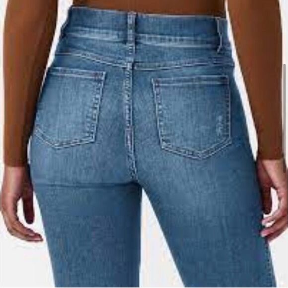 Spanx Straight Leg Pull On Jeans Vintage Indigo Wash Sz M NWT - Picture 3 of 10